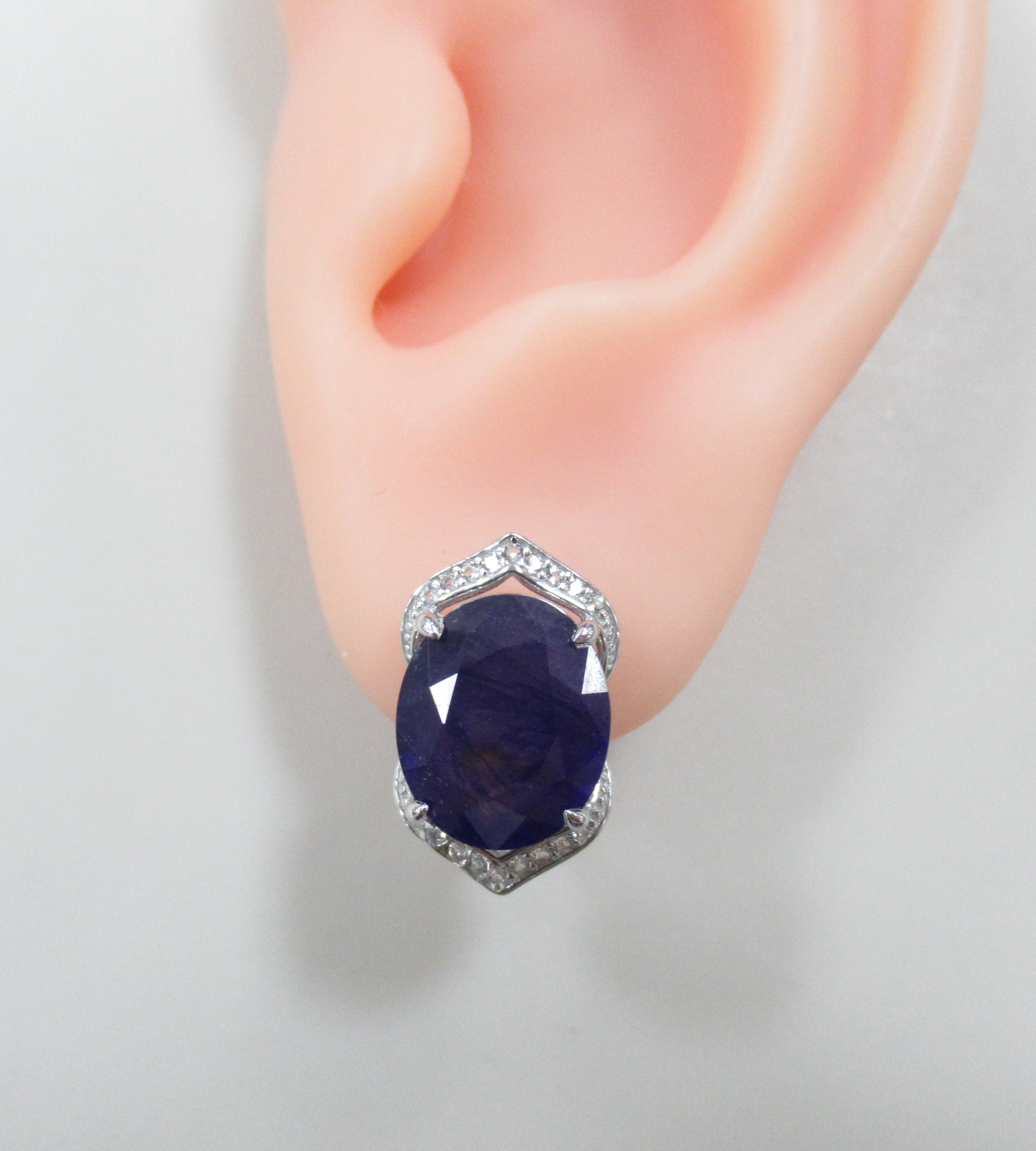 Серебряные серьги с сапфирами